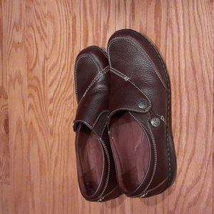 Clarks Womens Size 10 Brown Slip On
